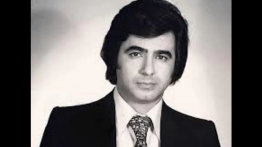 سلطان قلب ها در گذشت / عارف در ابتدا «حنجره‌طلایی» شناخته می‌شد/ عارف عارف‌کیا، خواننده مشهور ایرانی و سلطان قلبها درگذشت.