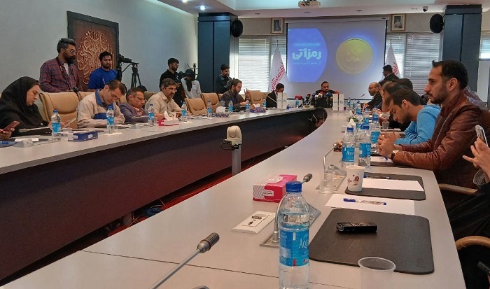 کارشناسان صنعت رمز ارز: سند بانک مرکزی آغاز گفت وگوی سازنده با فعالان رمز ارز است / محدودیتهای ایجادشده بر خرید تتر سبب خروج پول میشود/ فرصت تبدیل دارایی ها به رمز دارایی در حال از بین رفتن است کارشناسان صنعت رمز ارز: سند بانک مرکزی آغاز گفت وگوی سازنده با فعالان رمز ارز است / محدودیتهای ایجادشده بر خرید تتر سبب خروج پول میشود/ فرصت تبدیل دارایی ها به رمز دارایی در حال از بین رفتن است