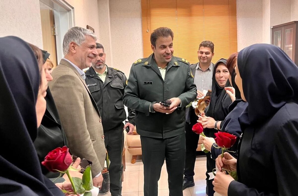 حضور سرهنگ غلامی در بیمارستان برای تجلیل از مقام پرستاران