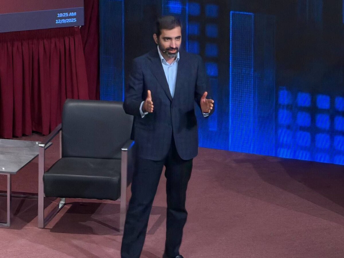 عبده تبریزی: تورم ۶۰درصدی می‌تواند اقتصاد ایران را دلاریزه و بی‌ثباتی را فراگیر کند /معاونت اقتصادی بانک مرکزی: چالش اصلی رمزارز‌ها حکمرانی و رگولاتوری است