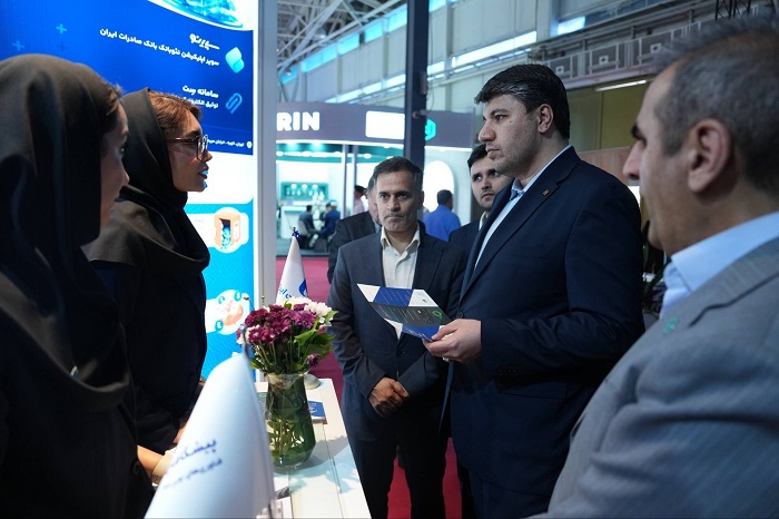 میزبانی بانک صادرات ایران از معاون اول رئیس‌جمهور در نمایشگاه الکامپ/ رونمایی افشین خانی مدیرعامل بانک از  ۲ محصول نوآورانه بانک صادرات ایران
