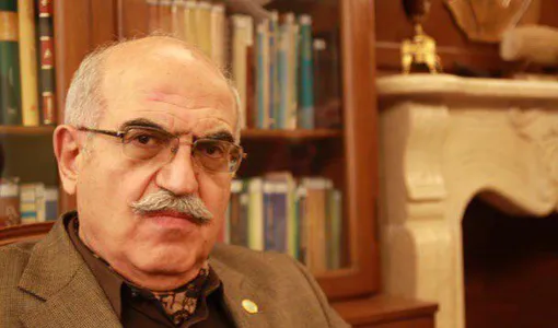 بهمن کشاورز بر اثر سکته قلبی در بیمارستان مهراد درگذشت
